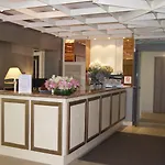 Logis Hotels- Et Restaurant Domaine De Fompeyre Hotel Bazas