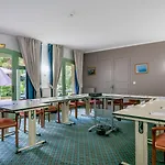 Hotel Logis Hotels- Et Restaurant Domaine De Fompeyre 3*