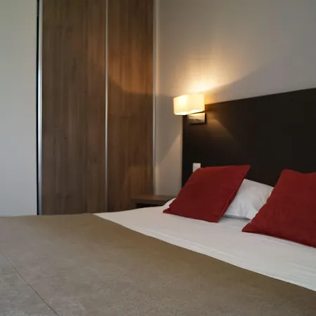 Logis Hotels- Et Restaurant Domaine De Fompeyre 3*
