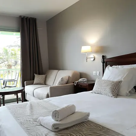 Logis Hotels- Et Restaurant Domaine De Fompeyre Otel 3*