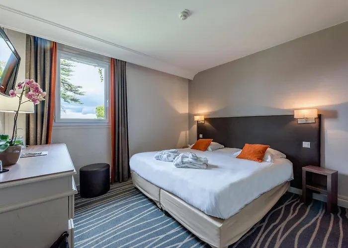 Logis Hotels- Et Restaurant Domaine De Fompeyre Hotel 3*