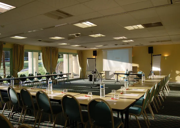 Logis Hotels- Et Restaurant Domaine De Fompeyre