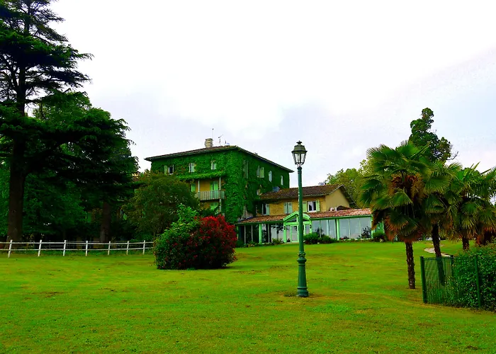 Hotel Logis Hotels- Et Restaurant Domaine De Fompeyre Bazas