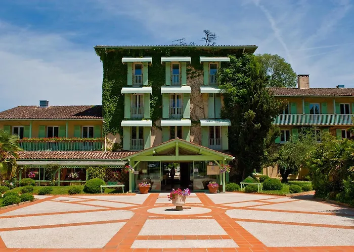 Logis Hotels- Et Restaurant Domaine De Fompeyre