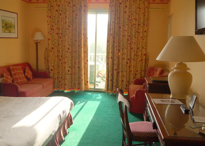 Logis Hotels- Et Restaurant Domaine De Fompeyre 3* Bazas