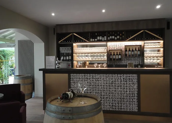 Logis Hotels- Et Restaurant Domaine De Fompeyre Szálloda Bazas